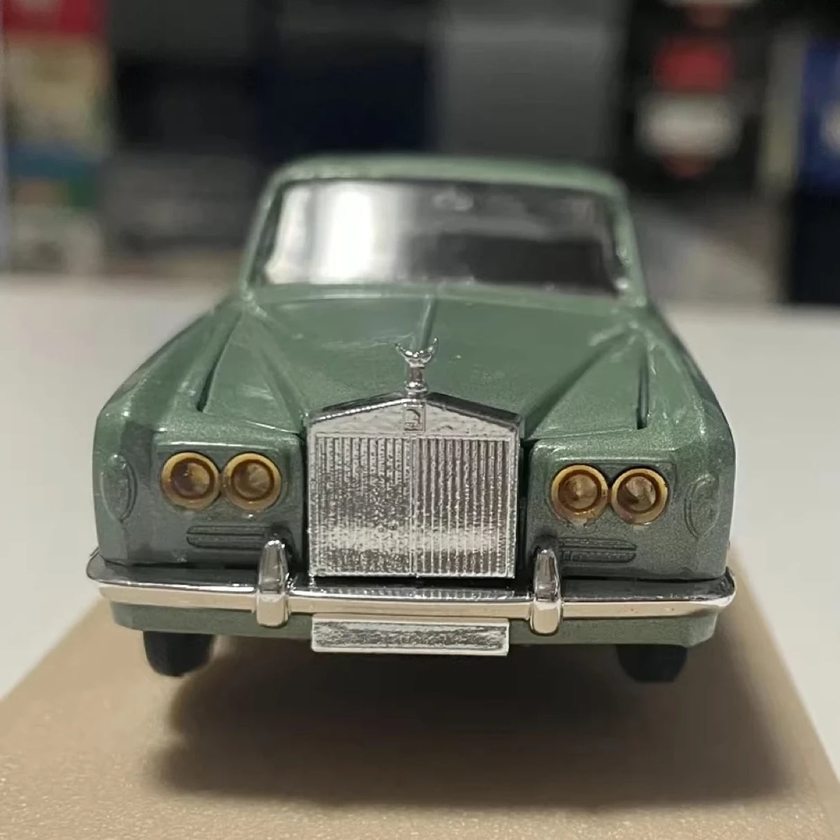 Eligor Rolls-Royce 1975 Silver Shadow Green 1:43 – Collectible Diecast Model Die-Cast