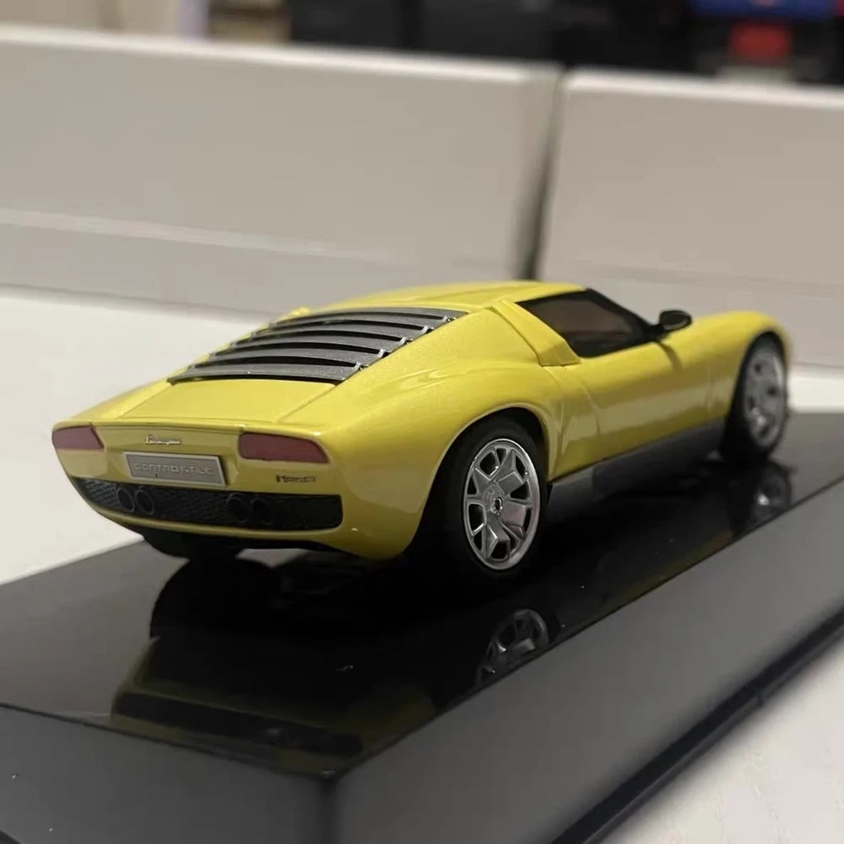 Elite Lamborghini 2006 Miura Concept Yellow 1:43 – نموذج معدني قابل للجمع من القالب المصبوب