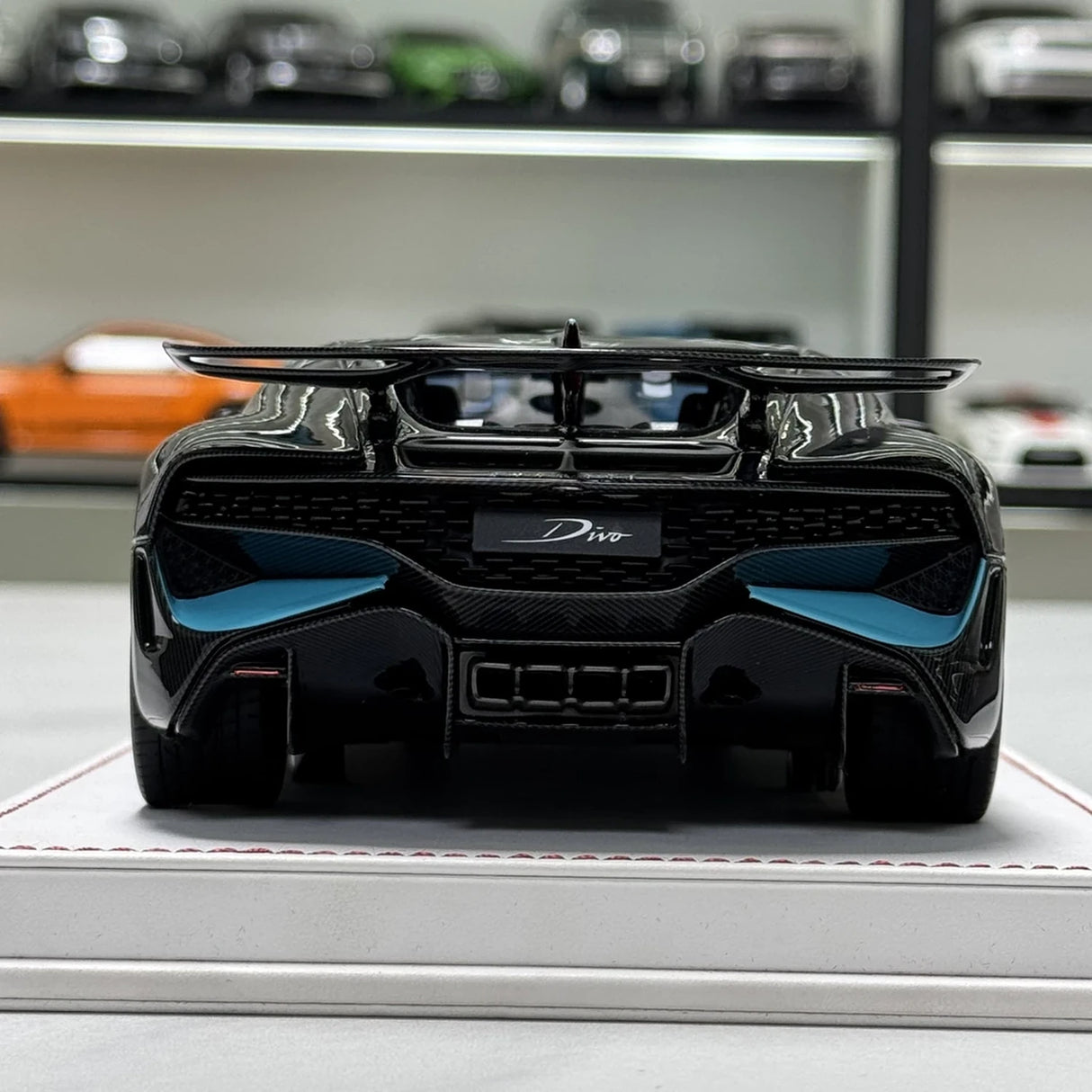 F.C Model Bugatti 2019 Divo Black 1:18 – Resina de Modelo de Resina de Colección