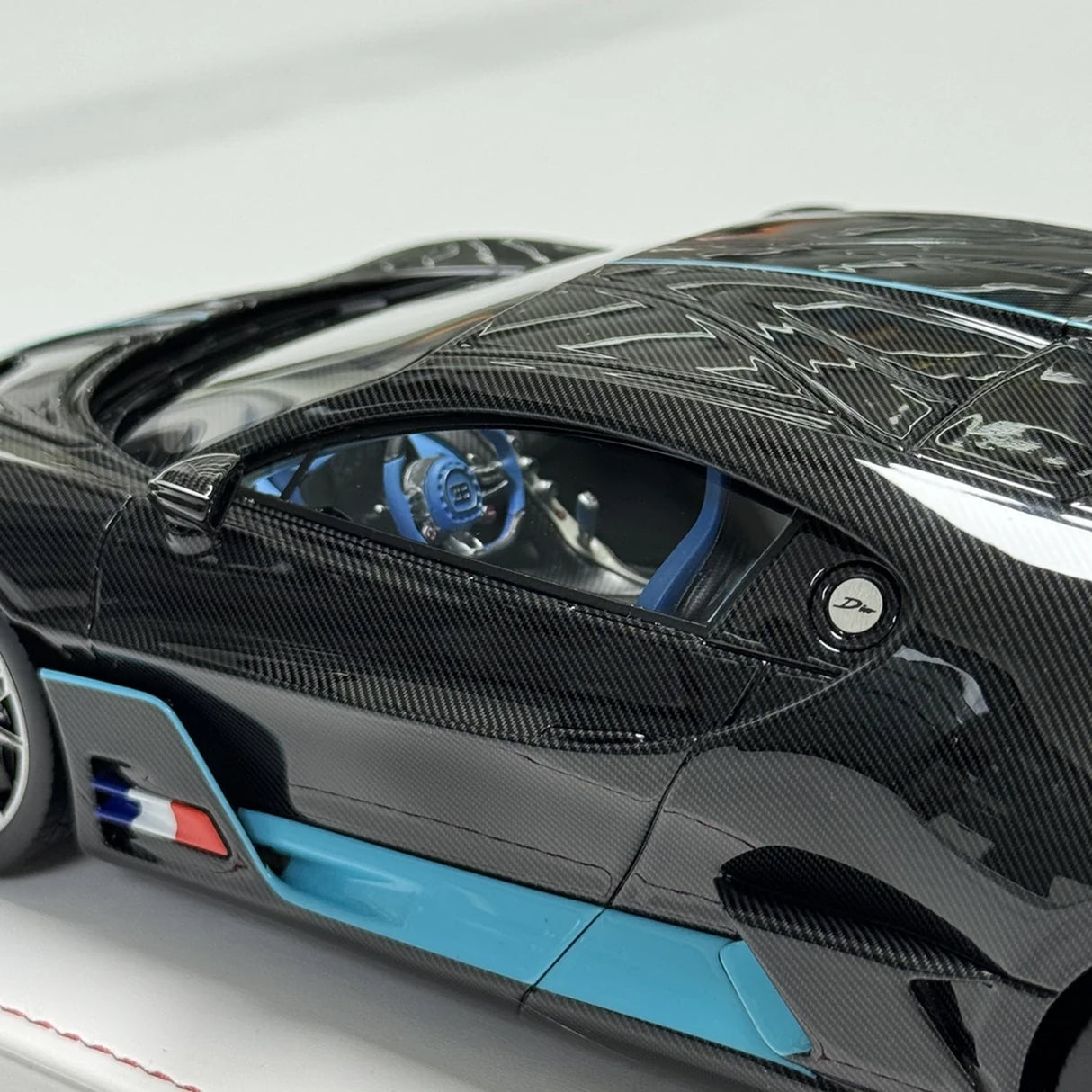 F.C Model Bugatti 2019 Divo Black 1:18 – Resina de Modelo de Resina de Colección