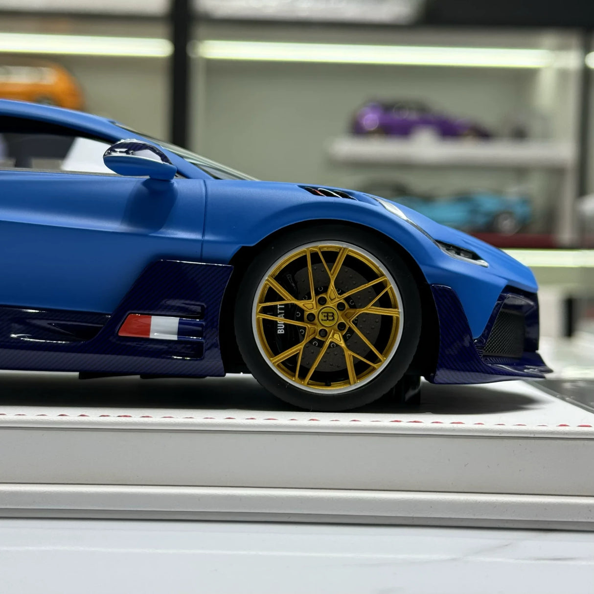 F.C Malli Bugatti 2019 Divo Blue 1:18 – keräilyhartsimallihartsi