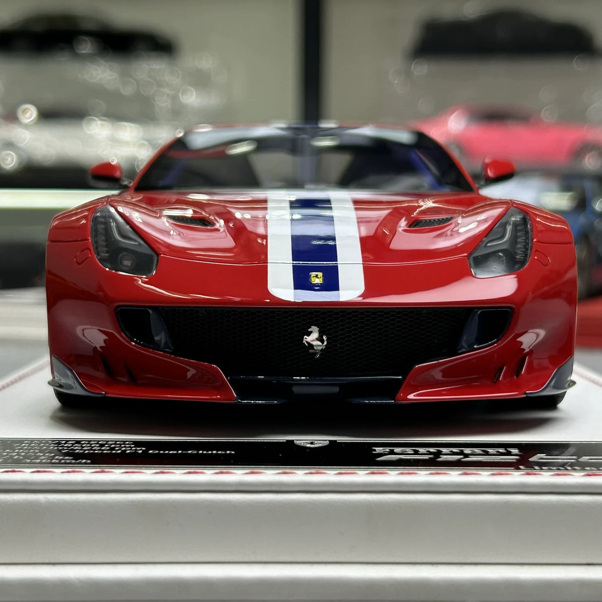 F.C Model Ferrari 2015 F12tdf Striscia Rossa, Blu Bianca 1:18 – Resina Modello in Resina da collezione