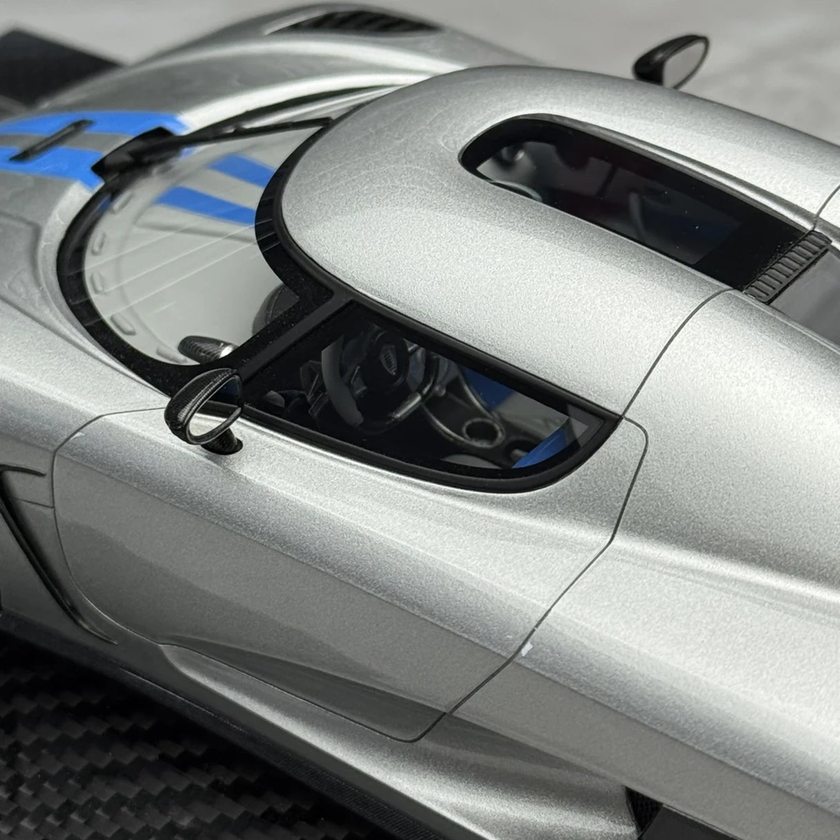 FrontiArt Koenigsegg 2013 Agera S Silver 1:18 – Collectible Resin Model Resin