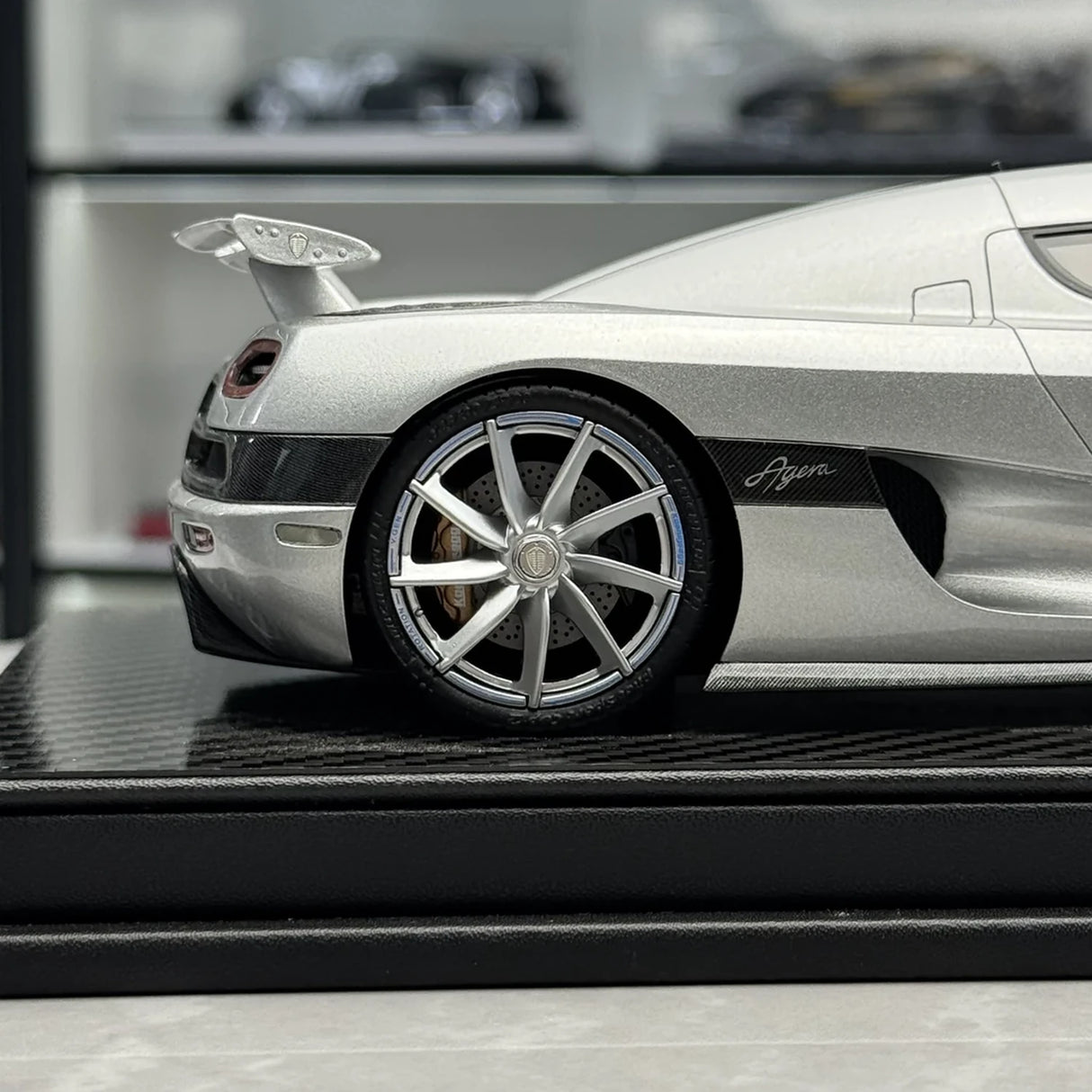 FrontiArt Koenigsegg 2013 Agera S Silver 1:18 – Collectible Resin Model Resin