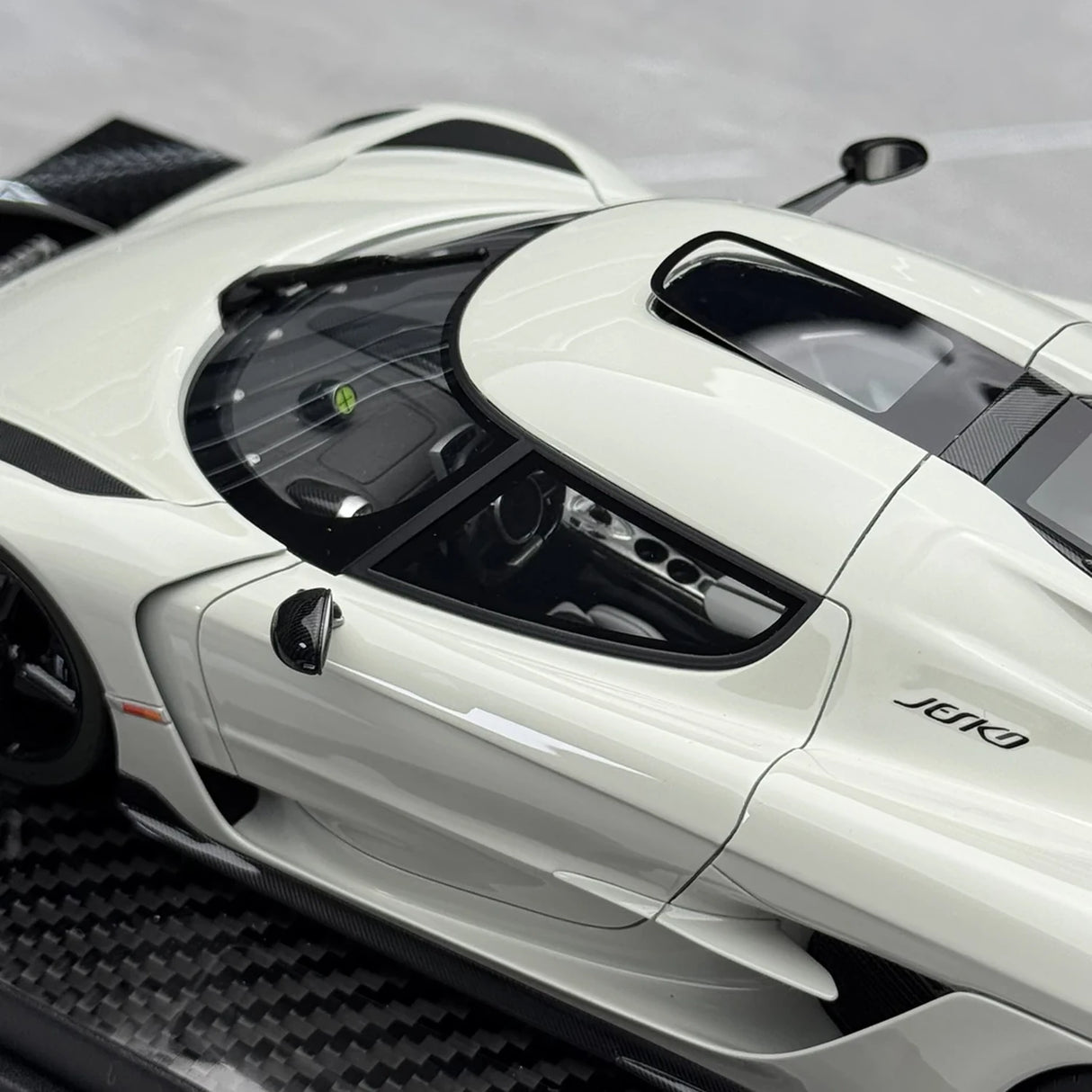 فرونتي آرت Koenigsegg 2020 Jesko أتاك باتل جراي 1:18 – نموذج راتنج قابل للجمع