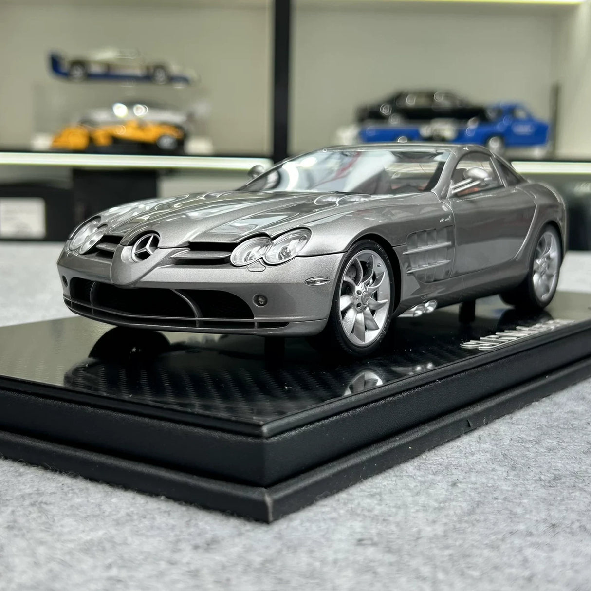 FrontiArt Mercedes-Benz 2003 SLR McLaren Silver 1:18 – Keräilyhartsimallihartsi