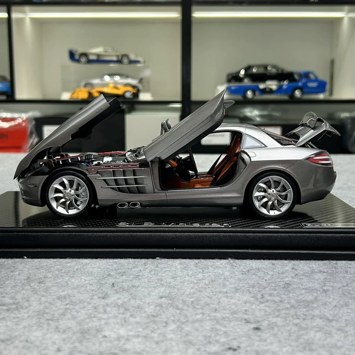 FrontiArt Mercedes-Benz 2003 SLR McLaren Silver 1:18 – Keräilyhartsimallihartsi
