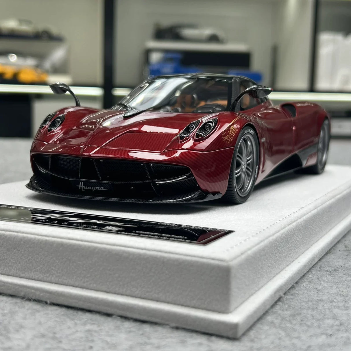 FuelMe Pagani 2016 Huayra Dinastia Baxia Red 1:18 – Resina modello in resina collezionabile