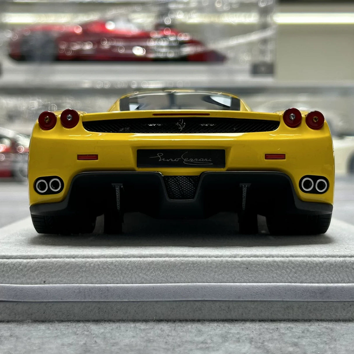 GAVIN Ferrari 2002 Enzo Yellow 1:18 – Resina da collezione per modelli in resina