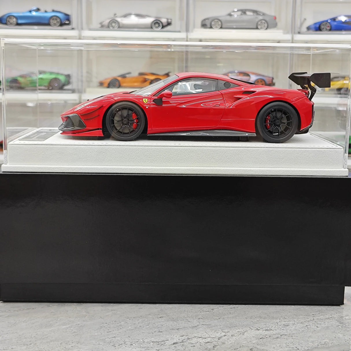 GH Ferrari 2020 488 تحدي EVO ريد 1:18 – نموذج راتنج قابل للجمع