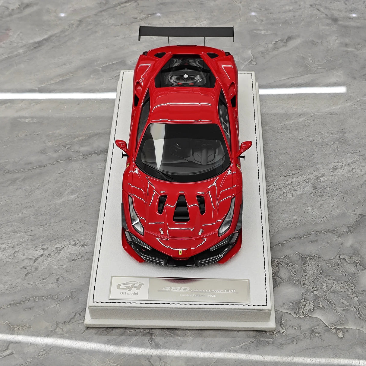 GH Ferrari 2020 488 تحدي EVO ريد 1:18 – نموذج راتنج قابل للجمع