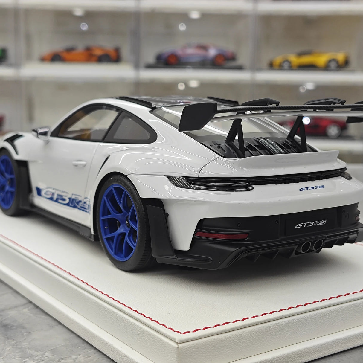 GH Modelo Porsche 2026 911 9920,2 GT3 RS Cinzento 1:18 – Resina Modelo de Resina Colecionável
