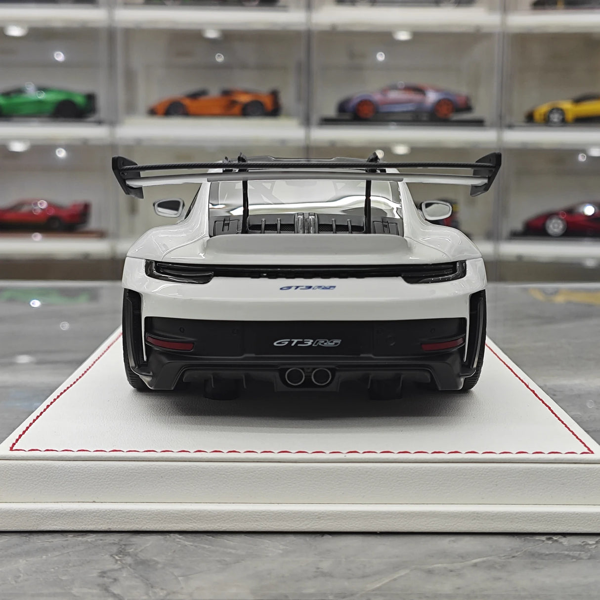 GH Modelo Porsche 2026 911 9920,2 GT3 RS Cinzento 1:18 – Resina Modelo de Resina Colecionável
