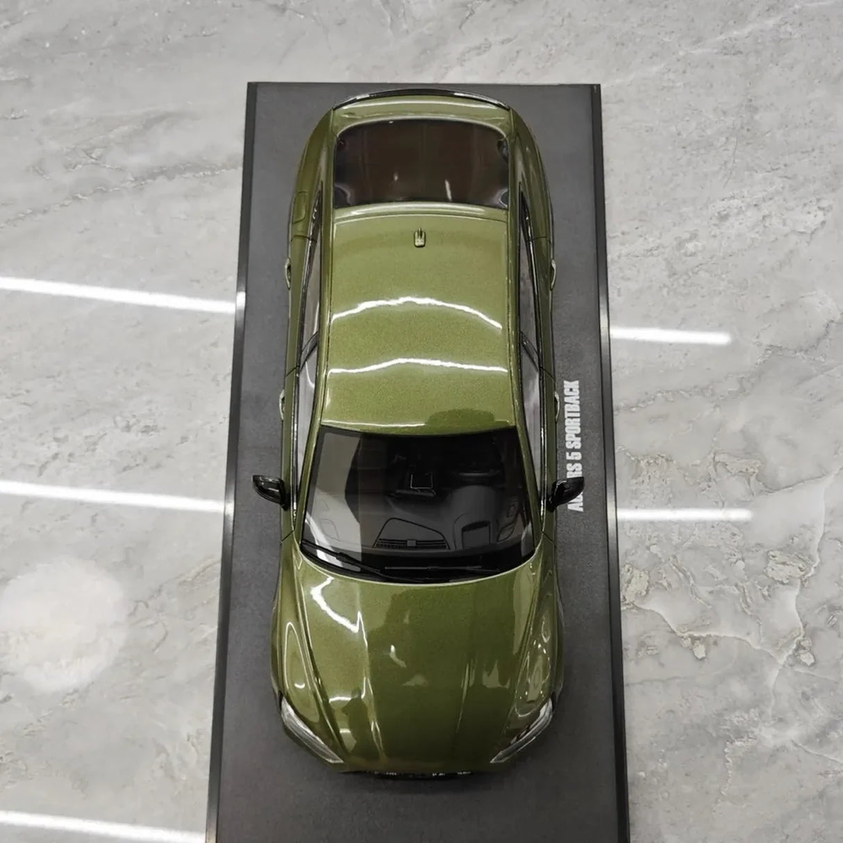 GT Spirit Audi 2023 RS5 Sportback Green 1:18 – Resina de Modelo de Resina de Colección