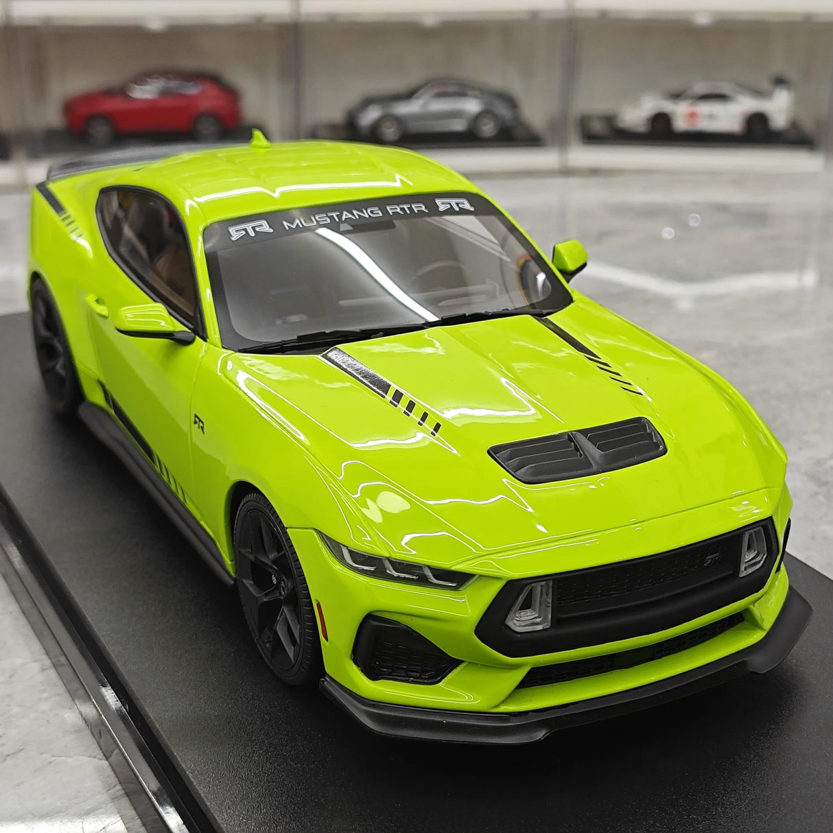 GT Spirit Ford 2025 Mustang RTR Spec 3 Green 1:18 – Samlarobjekt resinmodellresin resin