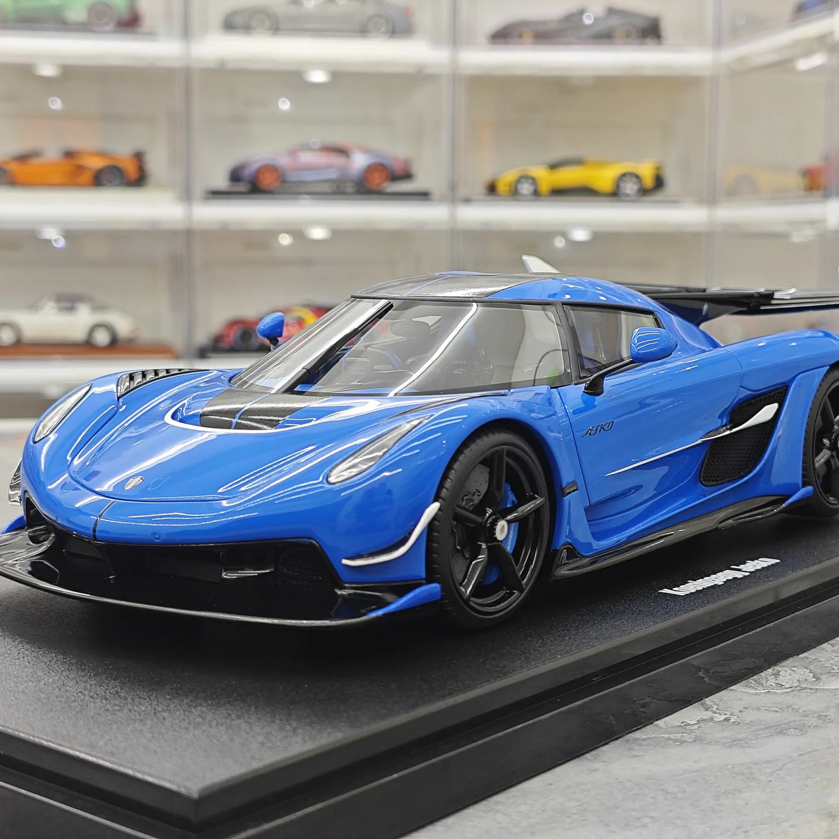 GT سبيريت Koenigsegg 2025 Jesko بلو 1:18 – نموذج راتنج قابل للجمع (GT Spirit)