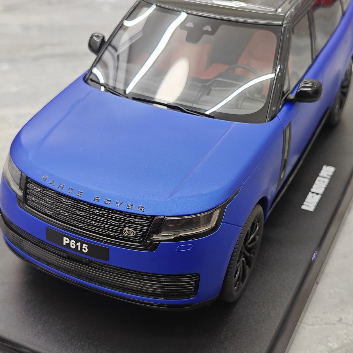 GT سبيريت Land Rover 2024 Range Rover P615 SV الأزرق والأسود 1:18 – نموذج راتنج قابل للجمع (GT Spirit)