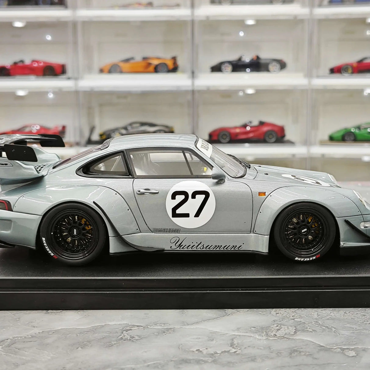 1:18 Porsche 2024 911 993 RWB Yuiitsumuni Silver Metallic modello #27 di GT Spirit - vista 9