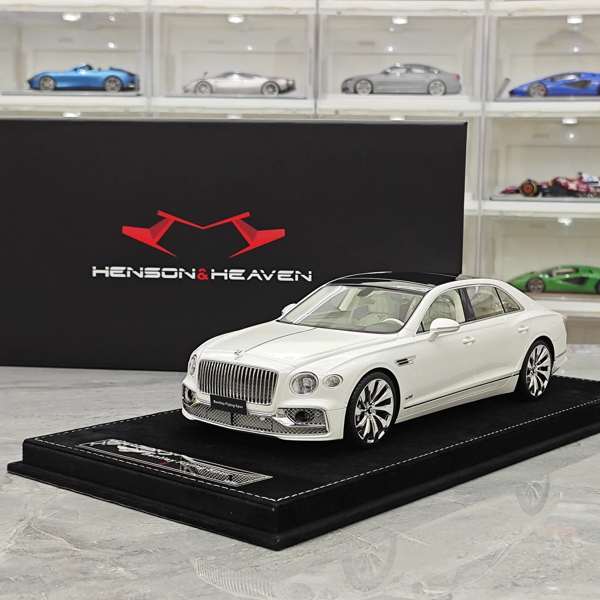 Henson & Heaven Bentley 2024 Flying Spur White 1:18 – Resina de Colección para Modelos de Resina
