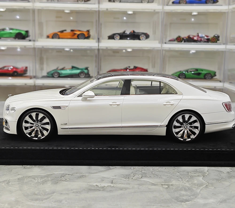 Henson & Heaven Bentley 2024 Flying Spur White 1:18 – Resina de Colección para Modelos de Resina