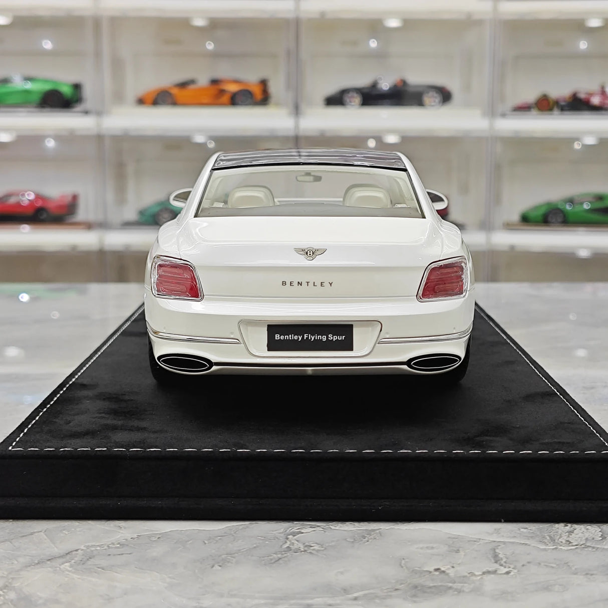 Henson & Heaven Bentley 2024 Flying Spur White 1:18 – Resina de Colección para Modelos de Resina