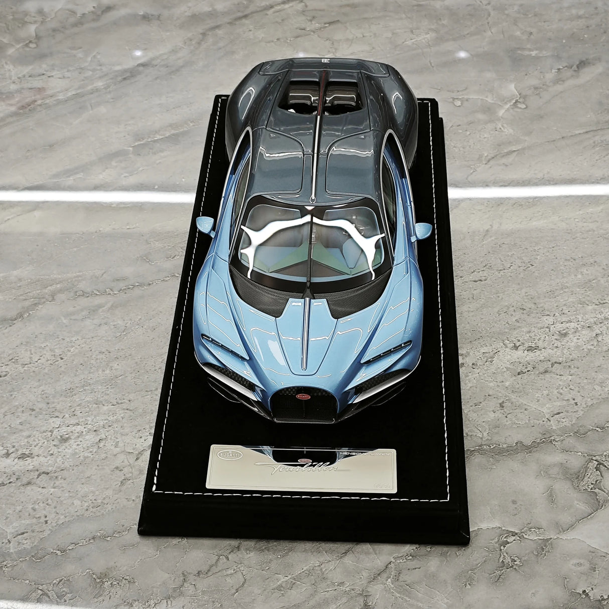 Henson & Heaven Bugatti 2026 Tourbillon Blue 1:18 – Collectible Resin Model Resin