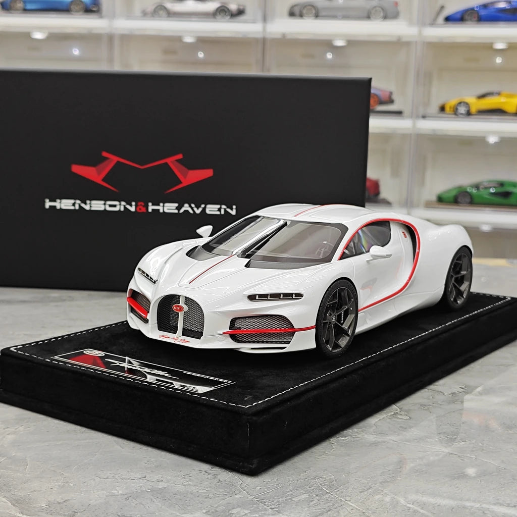Henson & Heaven Bugatti 2026 Tourbillon White 1:18 – Resina da collezione per modelli in resina