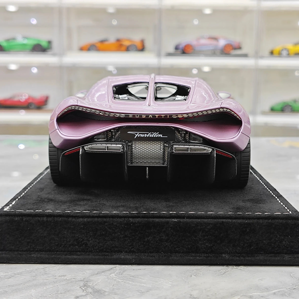 Henson & Heaven Bugatti 2026 Tourbillon White and Pink 1:18 – Collectible Resin Model Resin