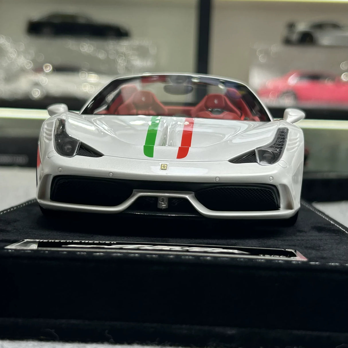 Henson & Heaven Ferrari 2014 458 Speciale Aperta White Italian Flag 1:18 – نموذج راتنج قابل للجمع