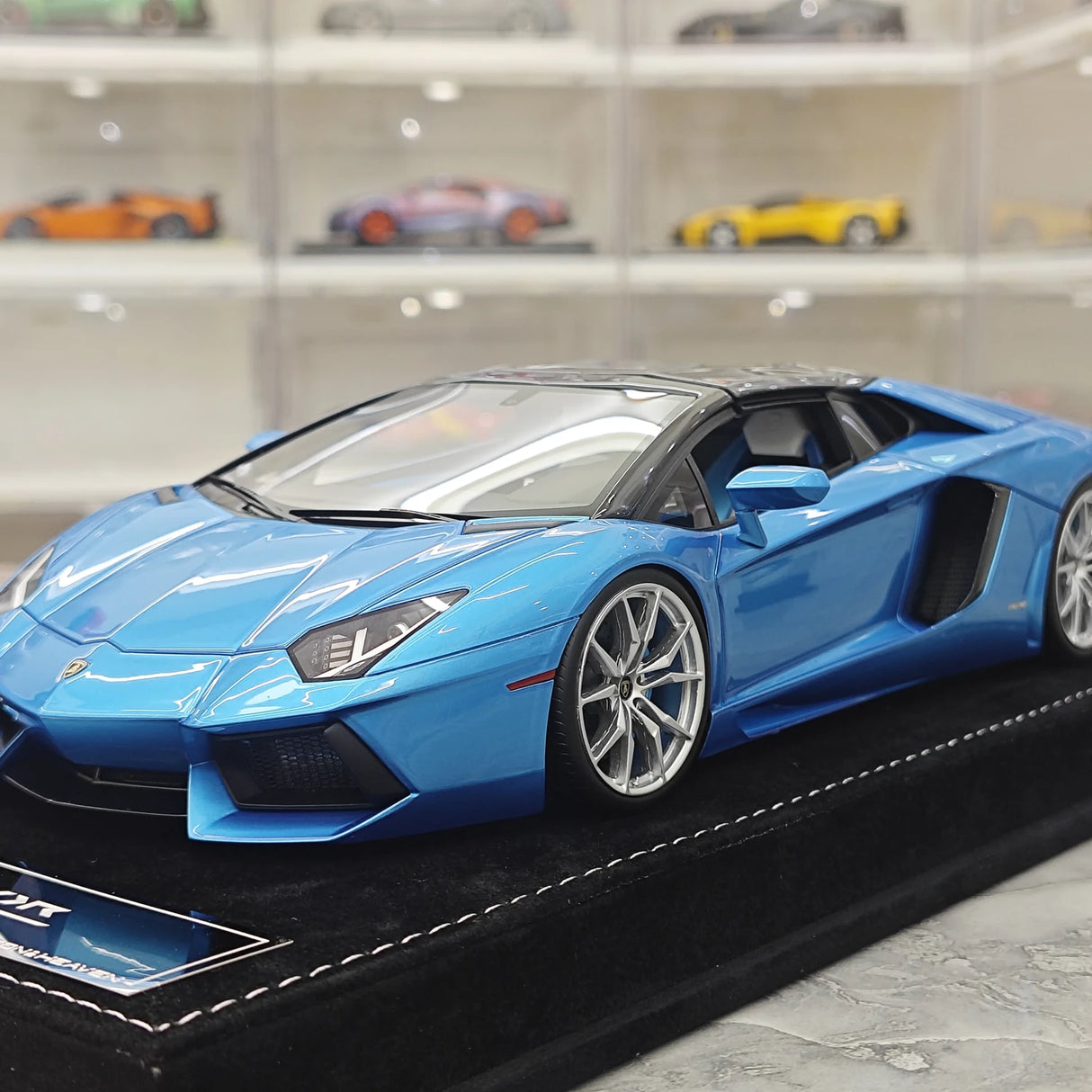 Henson & Heaven Lamborghini 2013 Aventador LP700-4 Roadster Azzurro Thetis 1:18 – Resina modello in resina collezionabile