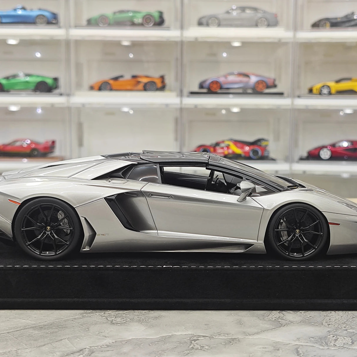 Henson & Heaven Lamborghini 2013 Aventador LP700-4 Roadster Grigio Metalluro 1:18 – نموذج راتنج قابل للجمع