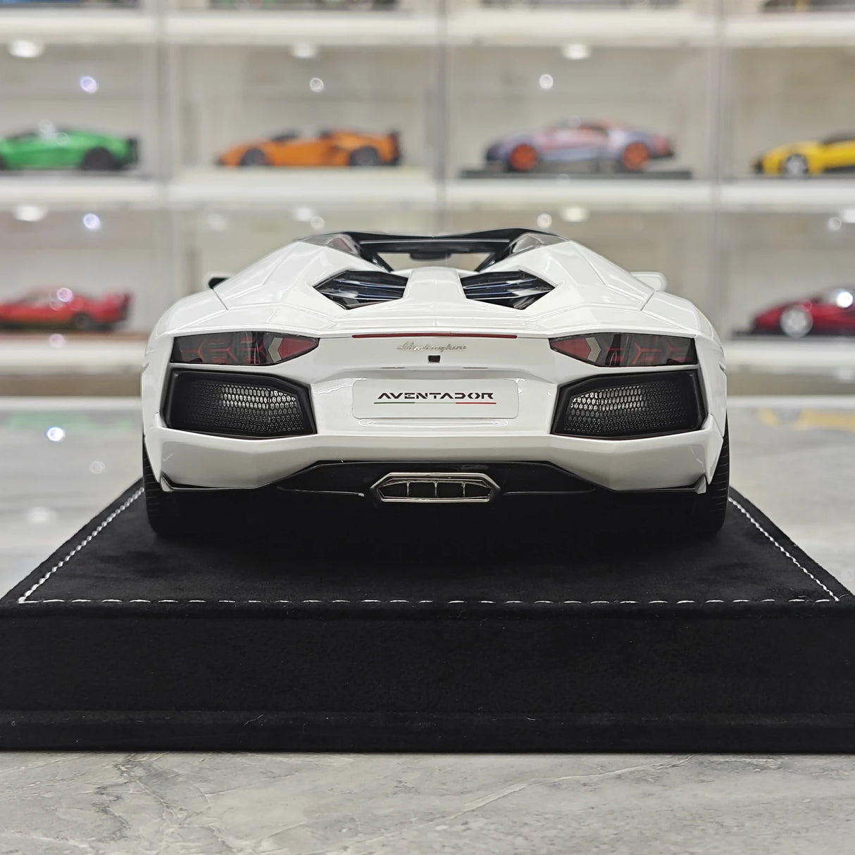 Henson & Heaven Lamborghini 2013 Aventador LP700-4 Roadster Pearl White 1:18 – Resina de Modelo de Resina de Colección