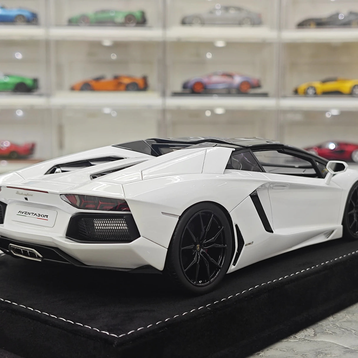 Henson & Heaven Lamborghini 2013 Aventador LP700-4 Roadster Pearl White 1:18 – Resina de Modelo de Resina de Colección