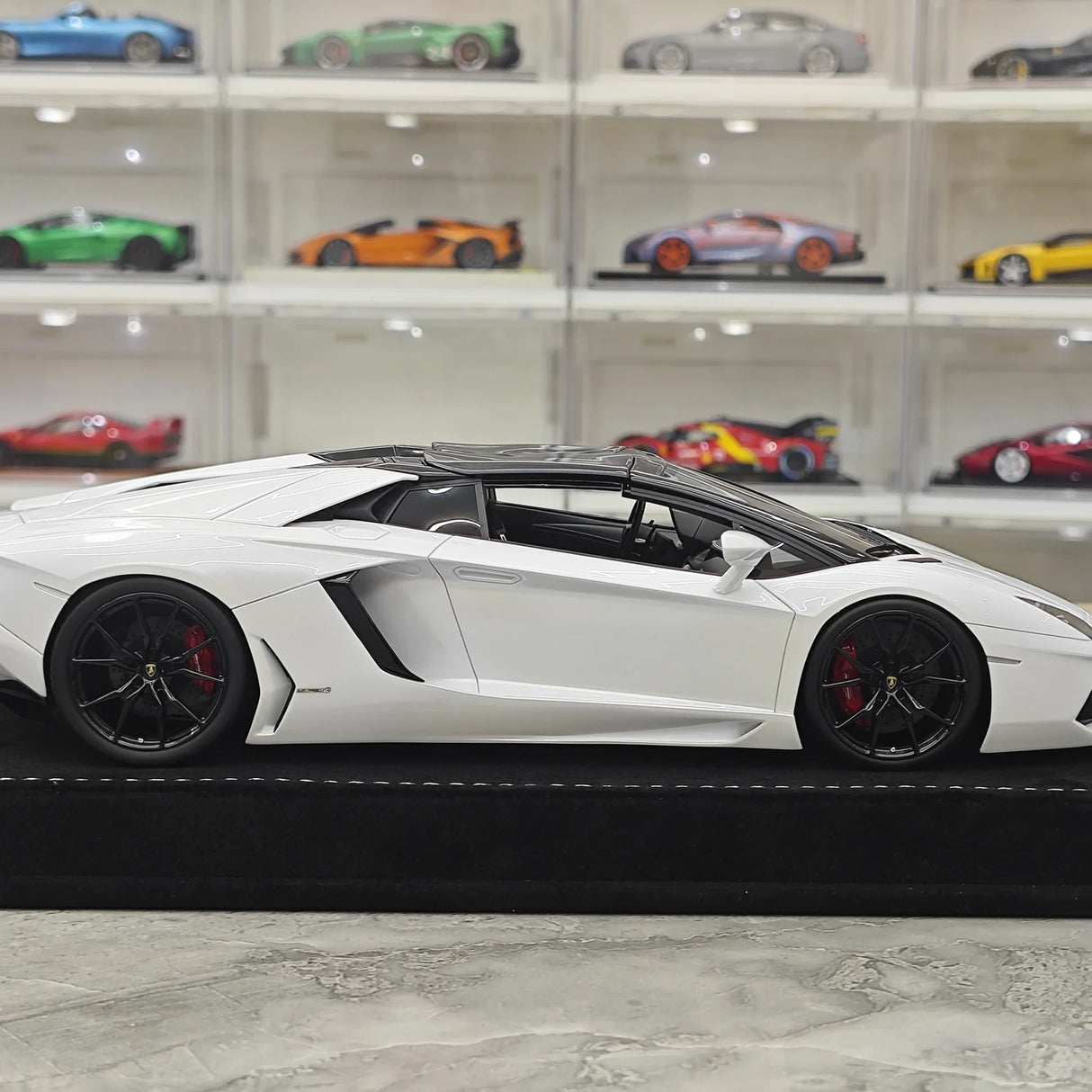 Henson & Heaven Lamborghini 2013 Aventador LP700-4 Roadster Pearl White 1:18 – Resina de Modelo de Resina de Colección