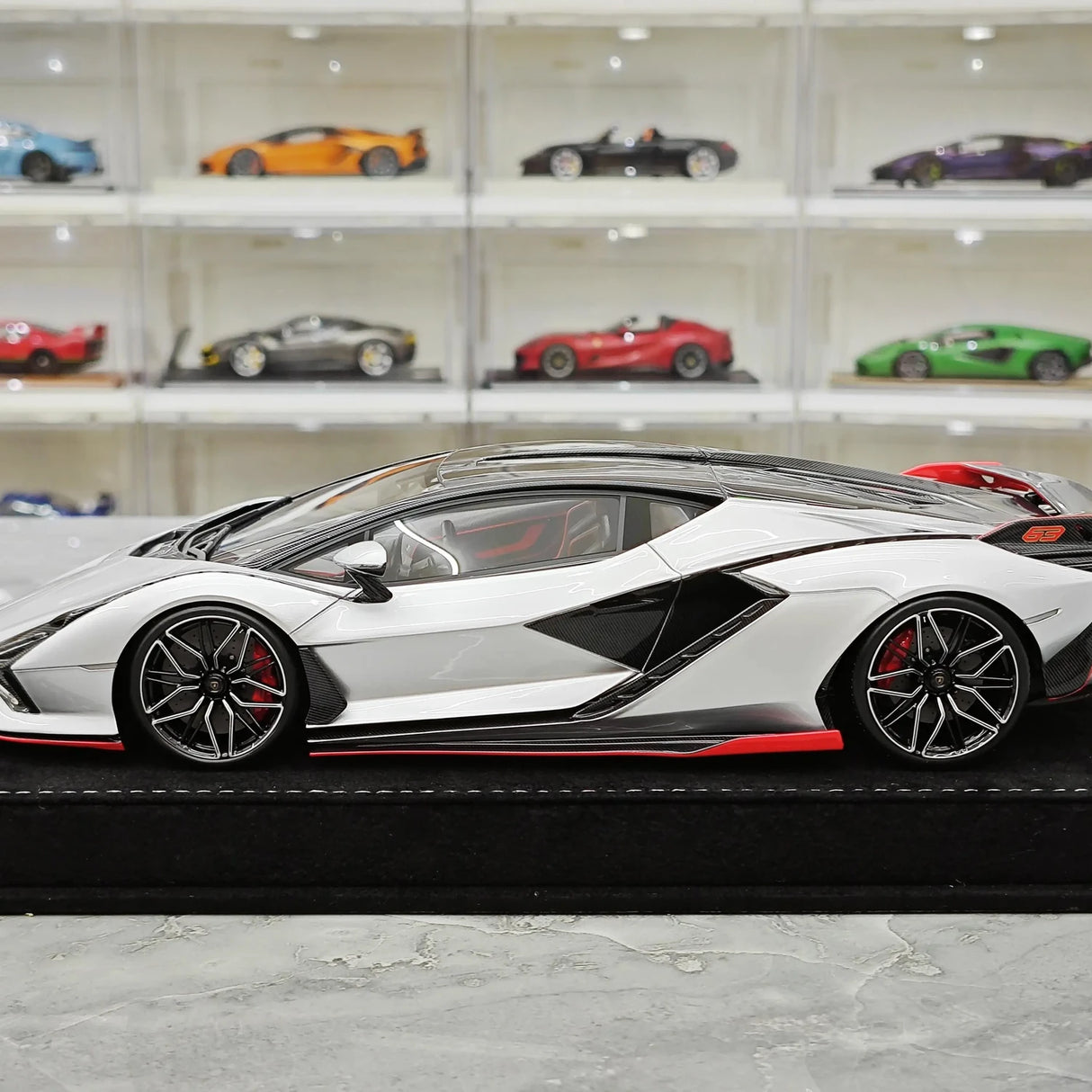 Henson & Heaven Lamborghini 2019 Sian FKP 37 Argento 1:18 – Modello in resina da collezione