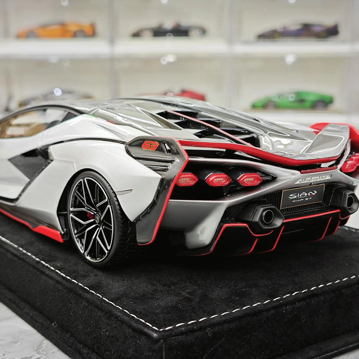 Henson & Heaven Lamborghini 2019 Sian FKP 37 Argento 1:18 – Modello in resina da collezione