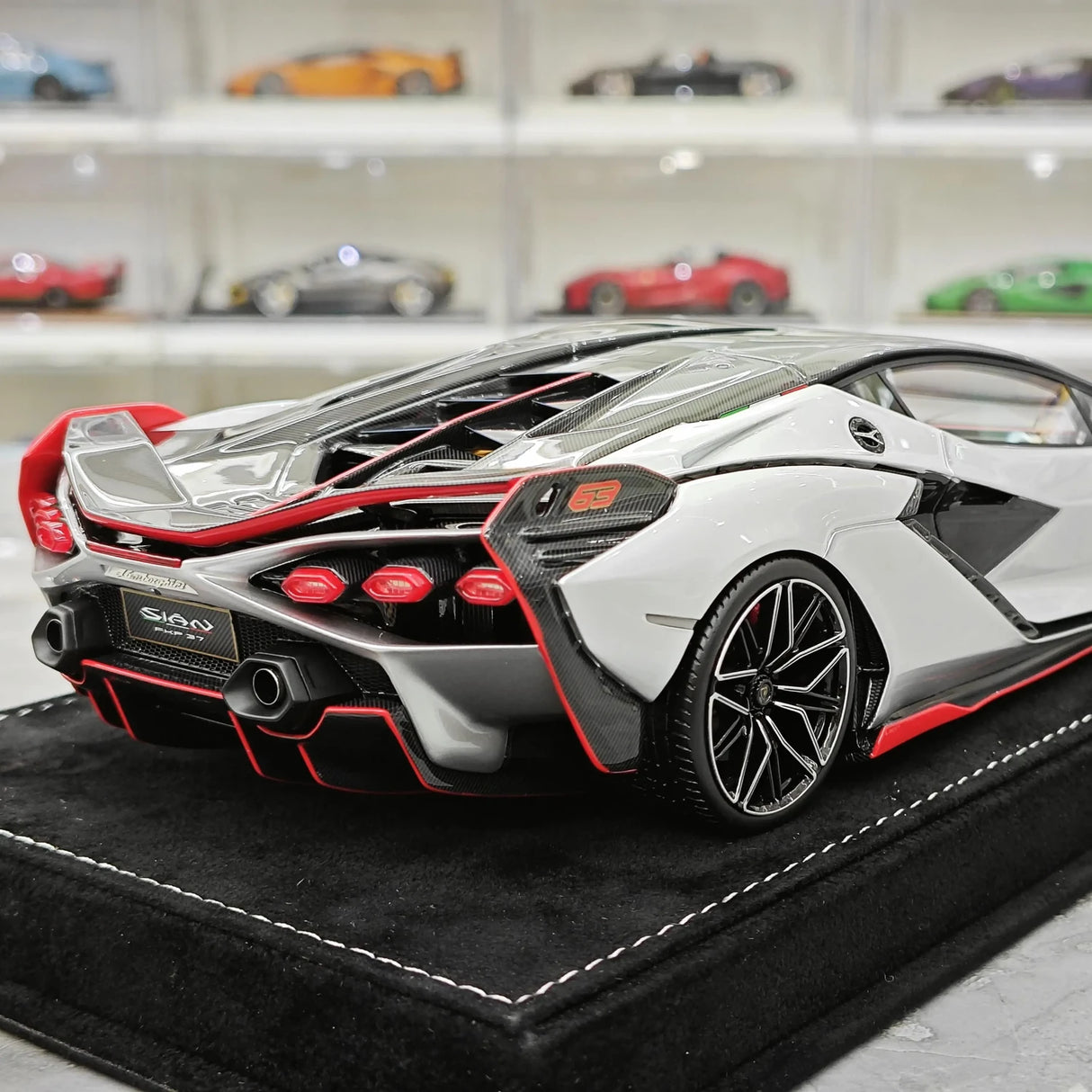 Henson & Heaven Lamborghini 2019 Sian FKP 37 Argento 1:18 – Modello in resina da collezione