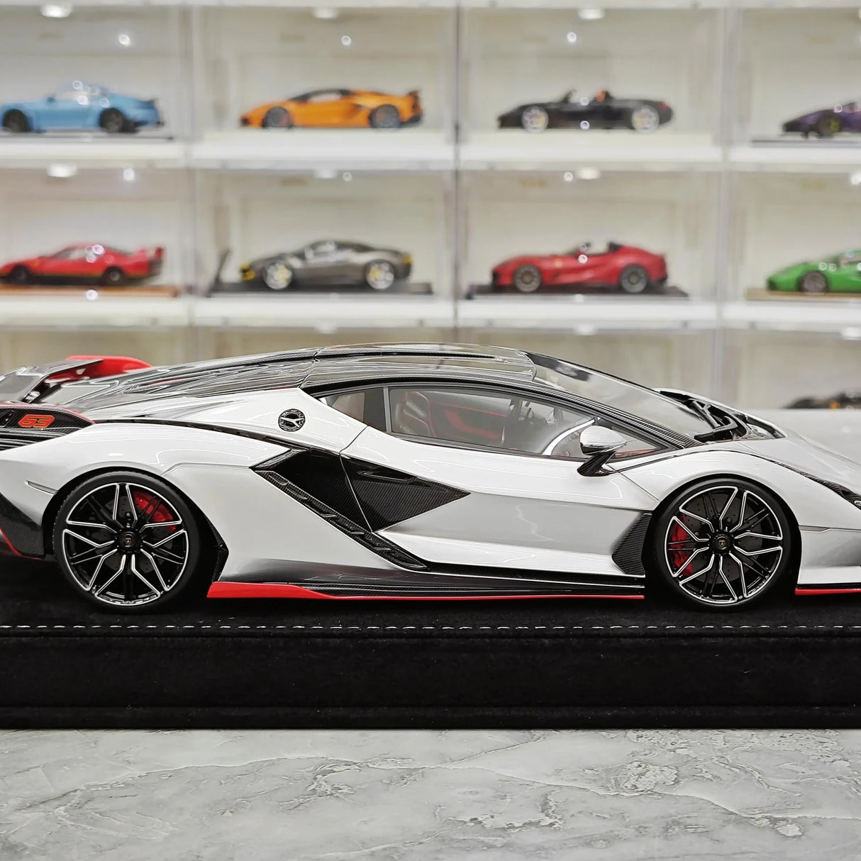 Henson & Heaven Lamborghini 2019 Sian FKP 37 Argento 1:18 – Modello in resina da collezione