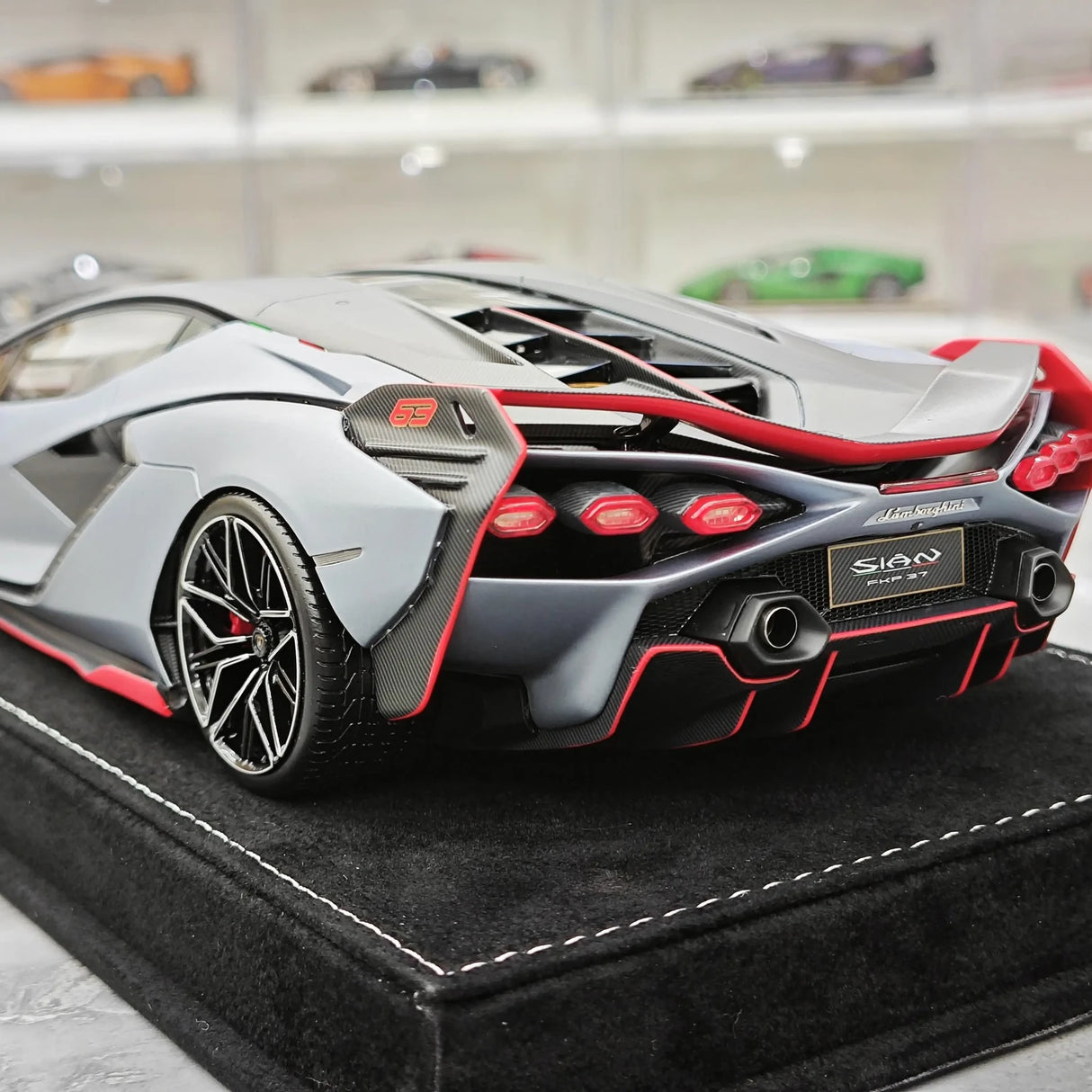 Henson & Heaven Lamborghini 2019 Sian FKP 37 Grigio Telesto 1:18 – Modello in resina collezionabile