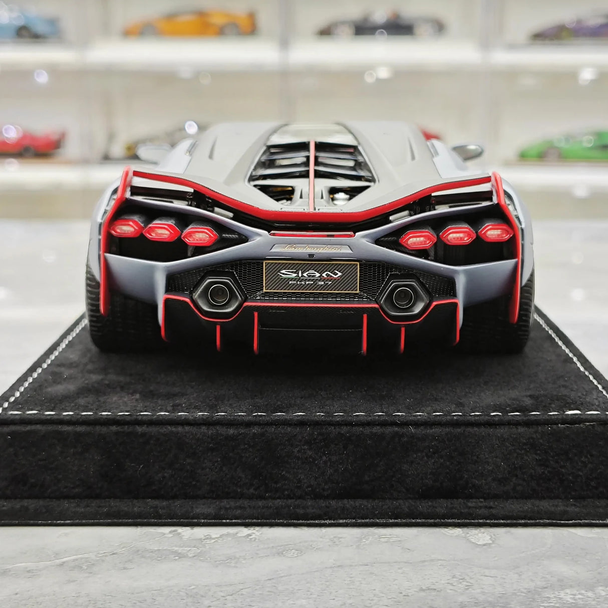 Henson & Heaven Lamborghini 2019 Sian FKP 37 Grigio Telesto 1:18 – Modello in resina collezionabile