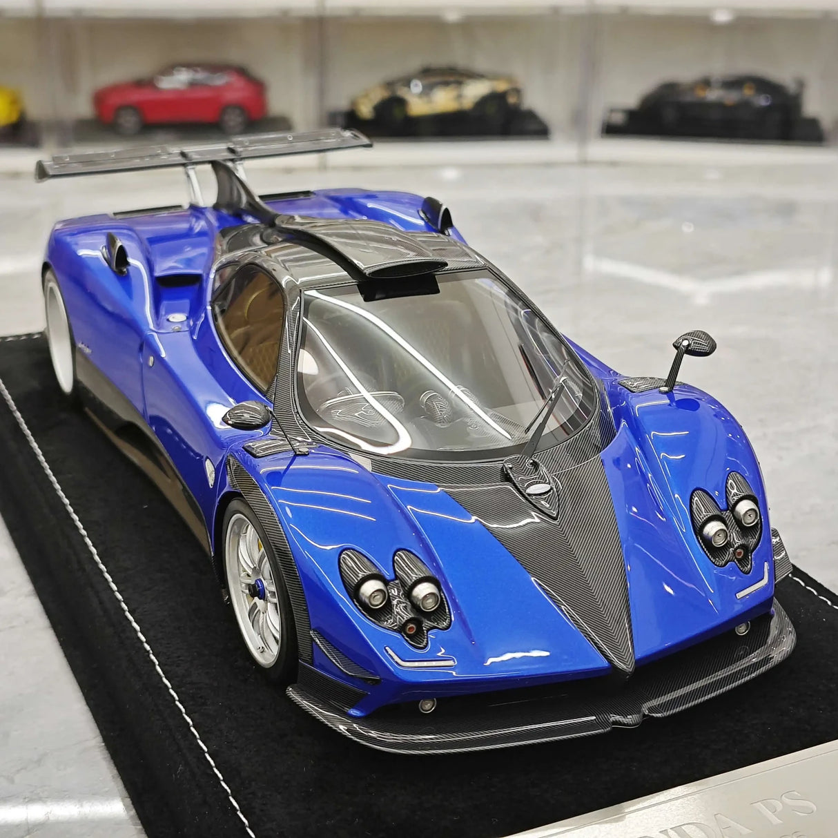 Henson & Heaven Pagani 2016 Zonda 760 Roadster Blue 1:18 – Resina modello in resina collezionabile