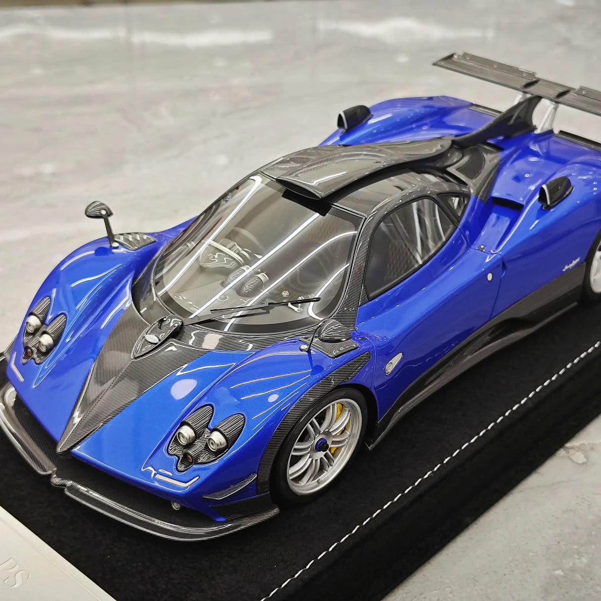 Henson & Heaven Pagani 2016 Zonda 760 Roadster Blue 1:18 – Resina modello in resina collezionabile