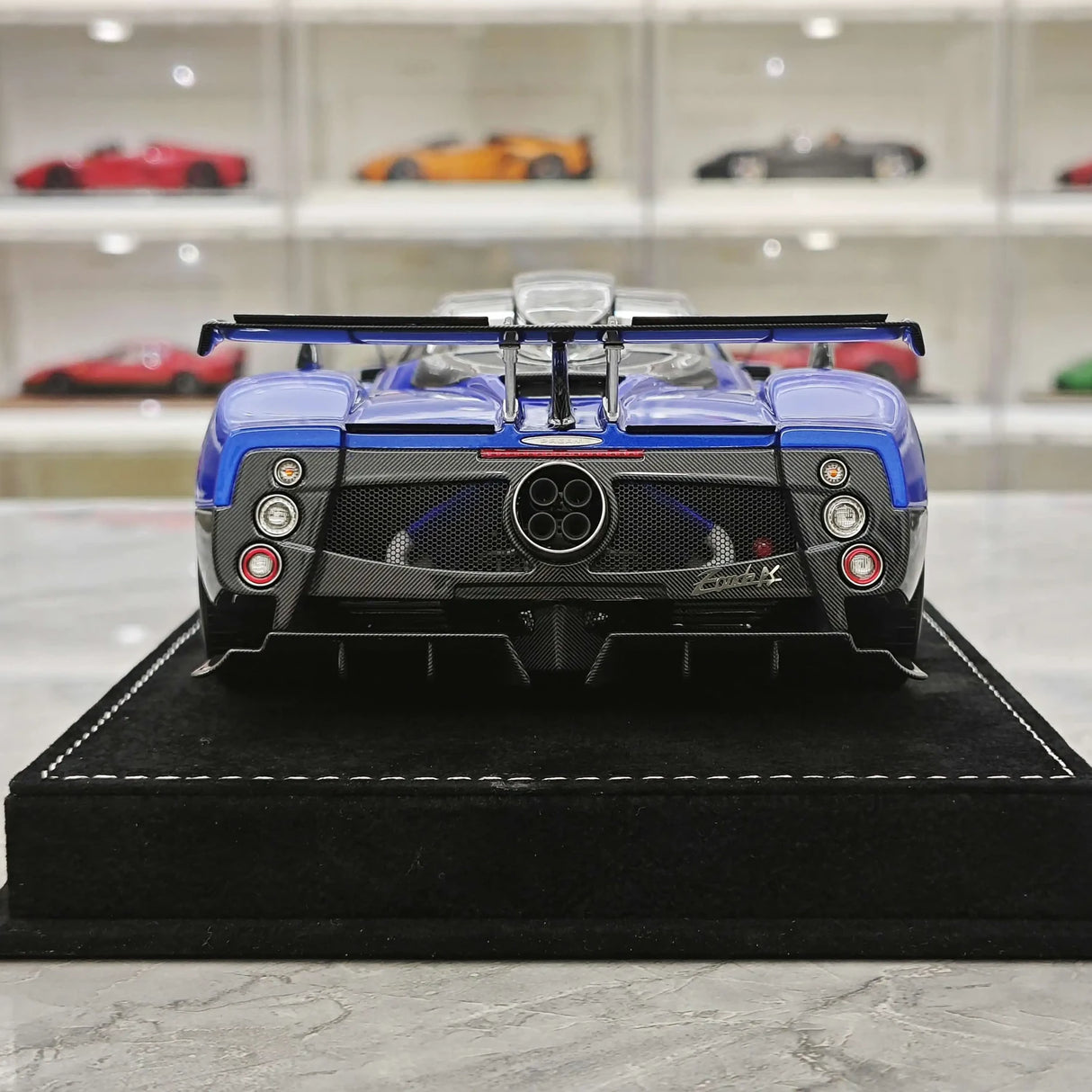 Henson & Heaven Pagani 2016 Zonda 760 Roadster Blue 1:18 – Resina modello in resina collezionabile