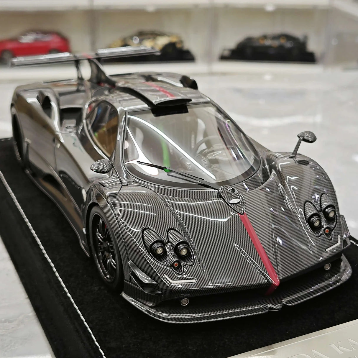 Henson & Heaven Pagani 2016 Zonda 760 Roadster Nera lucida 1:18 – Resina modello in resina collezionabile