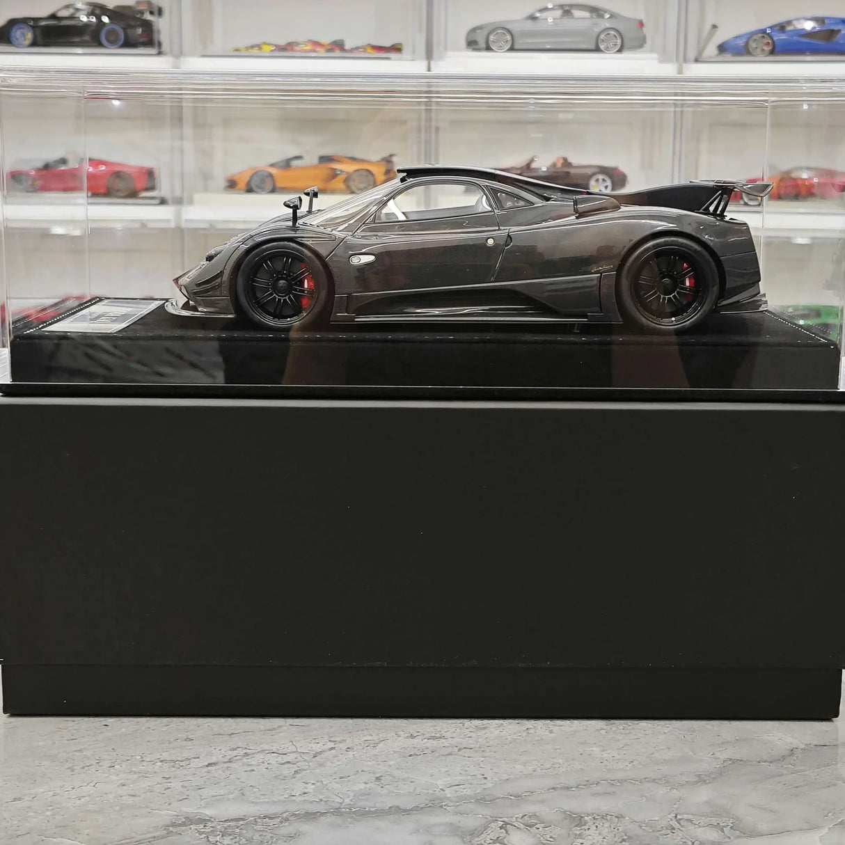 Henson & Heaven Pagani 2016 Zonda 760 Roadster Nera lucida 1:18 – Resina modello in resina collezionabile