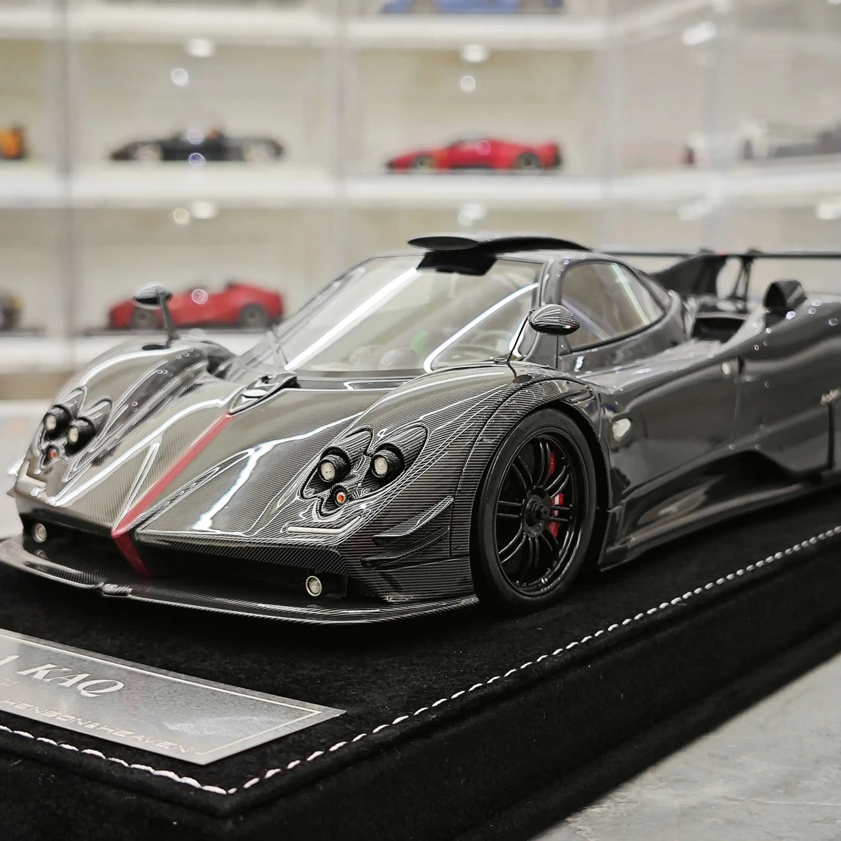 Henson & Heaven Pagani 2016 Zonda 760 Roadster Nera lucida 1:18 – Resina modello in resina collezionabile