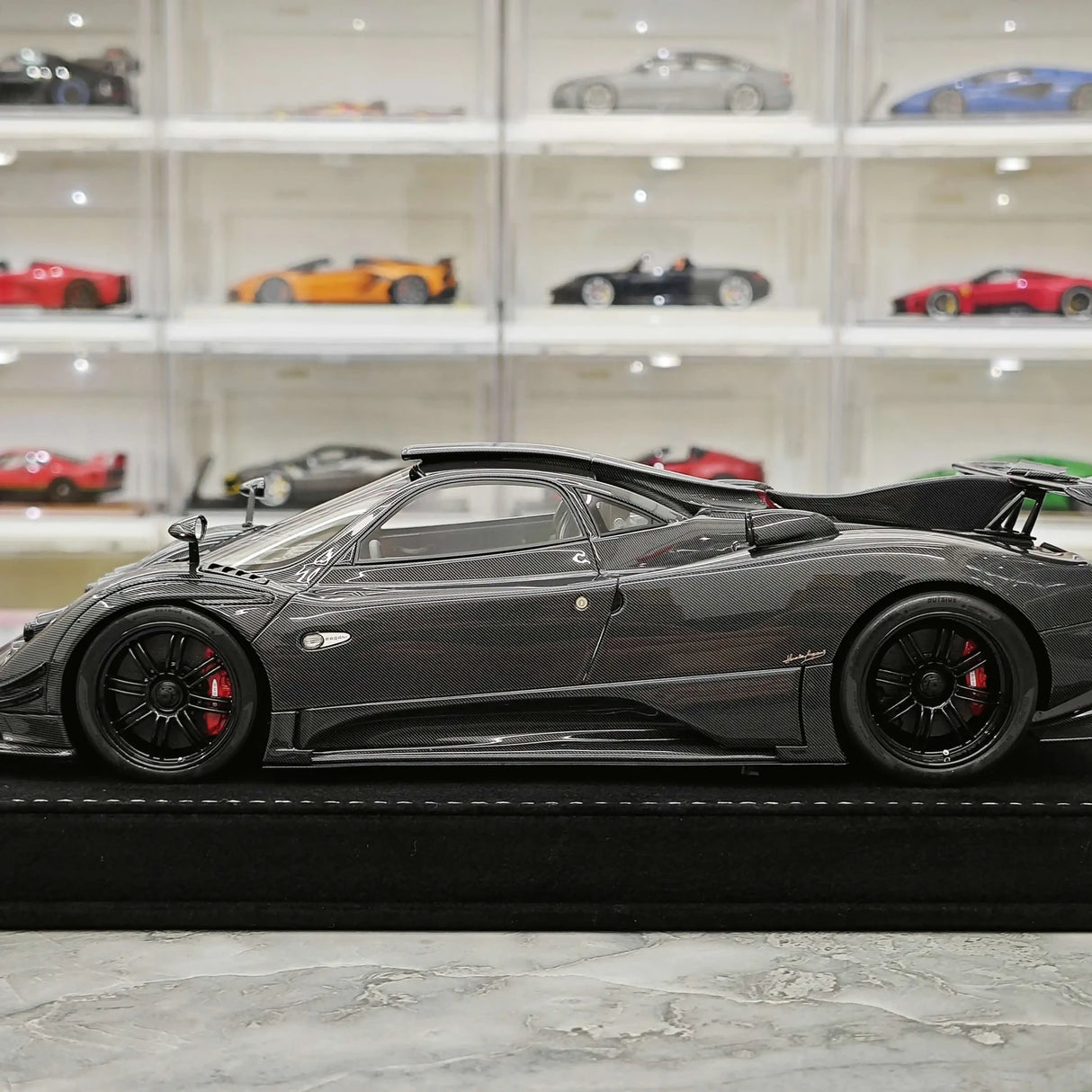 Henson & Heaven Pagani 2016 Zonda 760 Roadster Nera lucida 1:18 – Resina modello in resina collezionabile