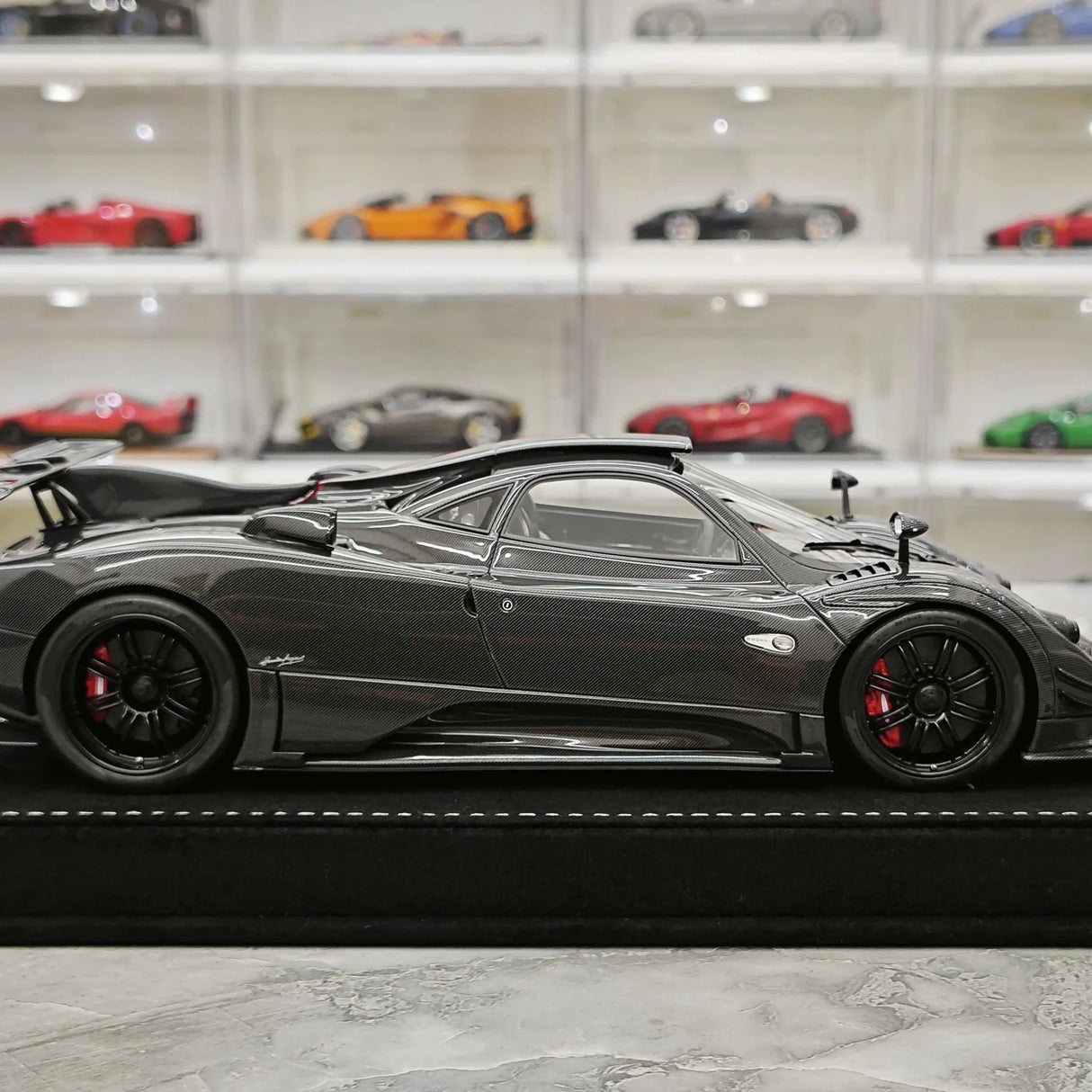 Henson & Heaven Pagani 2016 Zonda 760 Roadster Nera lucida 1:18 – Resina modello in resina collezionabile