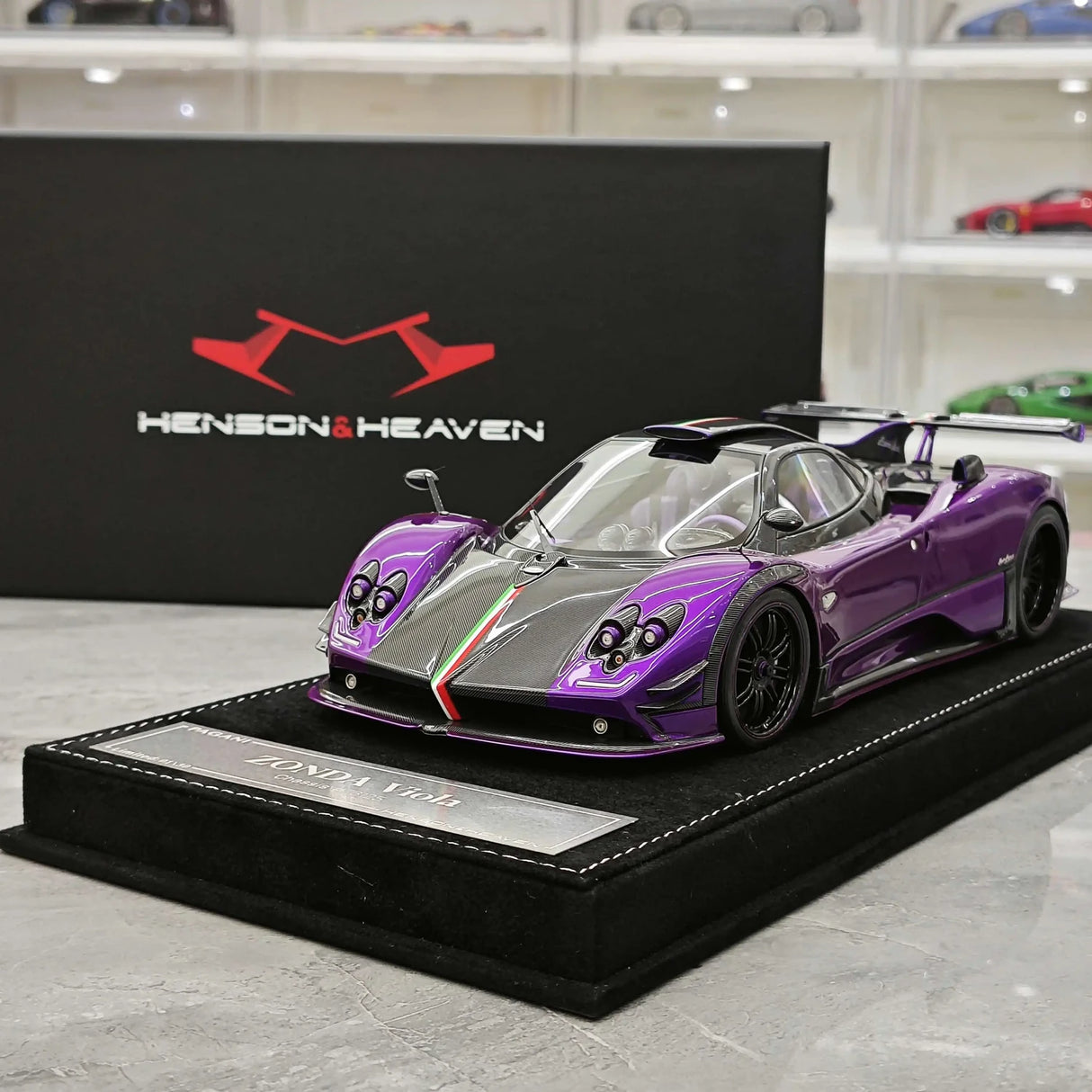 Henson & Heaven Pagani 2016 Zonda 760 Roadster Italian Flag Purple 1:18 – Modello in resina collezionabile