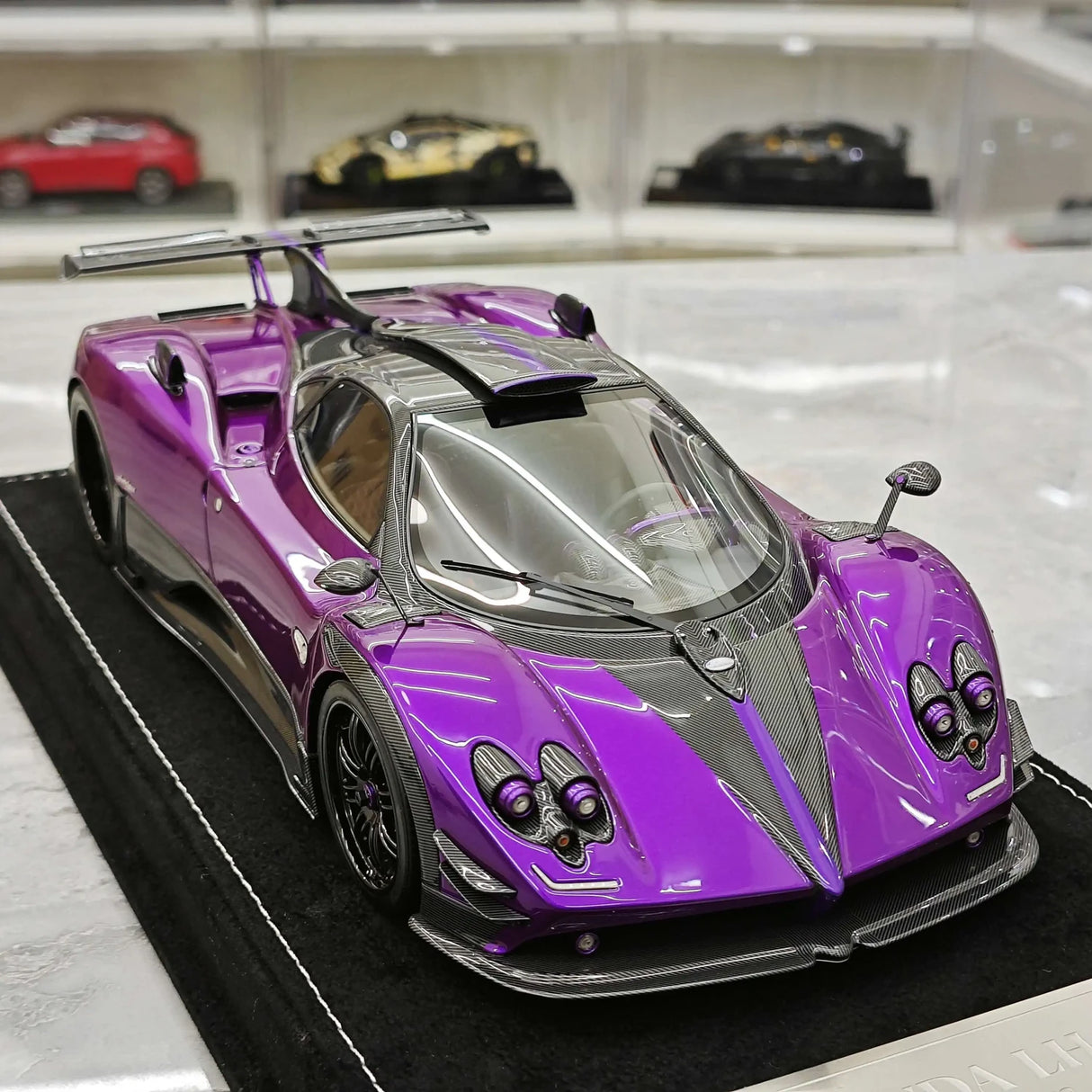 Henson & Heaven Pagani 2016 Zonda 760 Roadster Purple 1:18 – Resina da collezione in resina